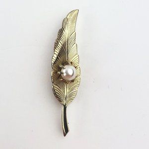 Vtg Gold Toned Leaf Faux Pearl Costume Brooch